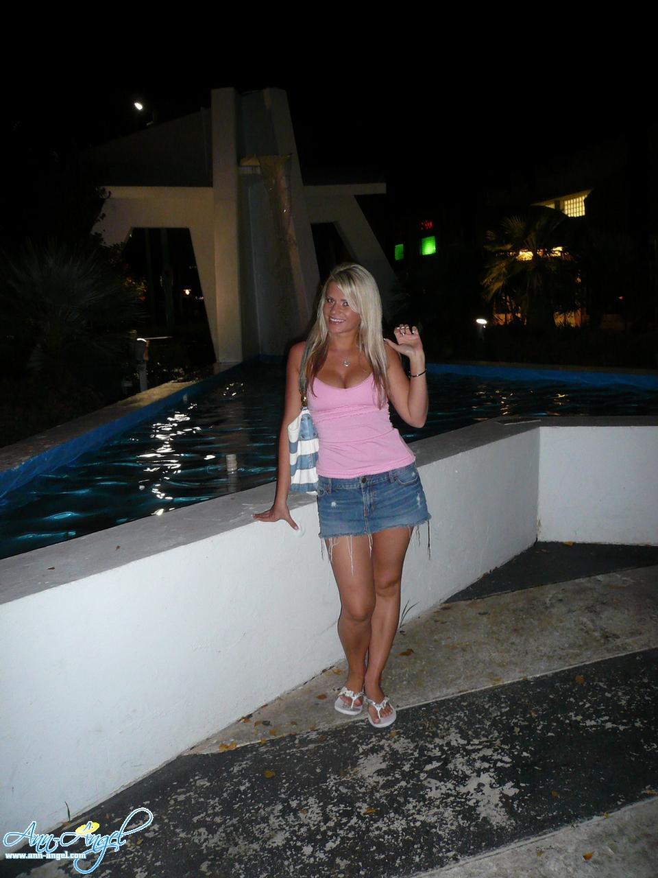 Photos candides d'Ann Angel en vacances à Miami
 #53223972