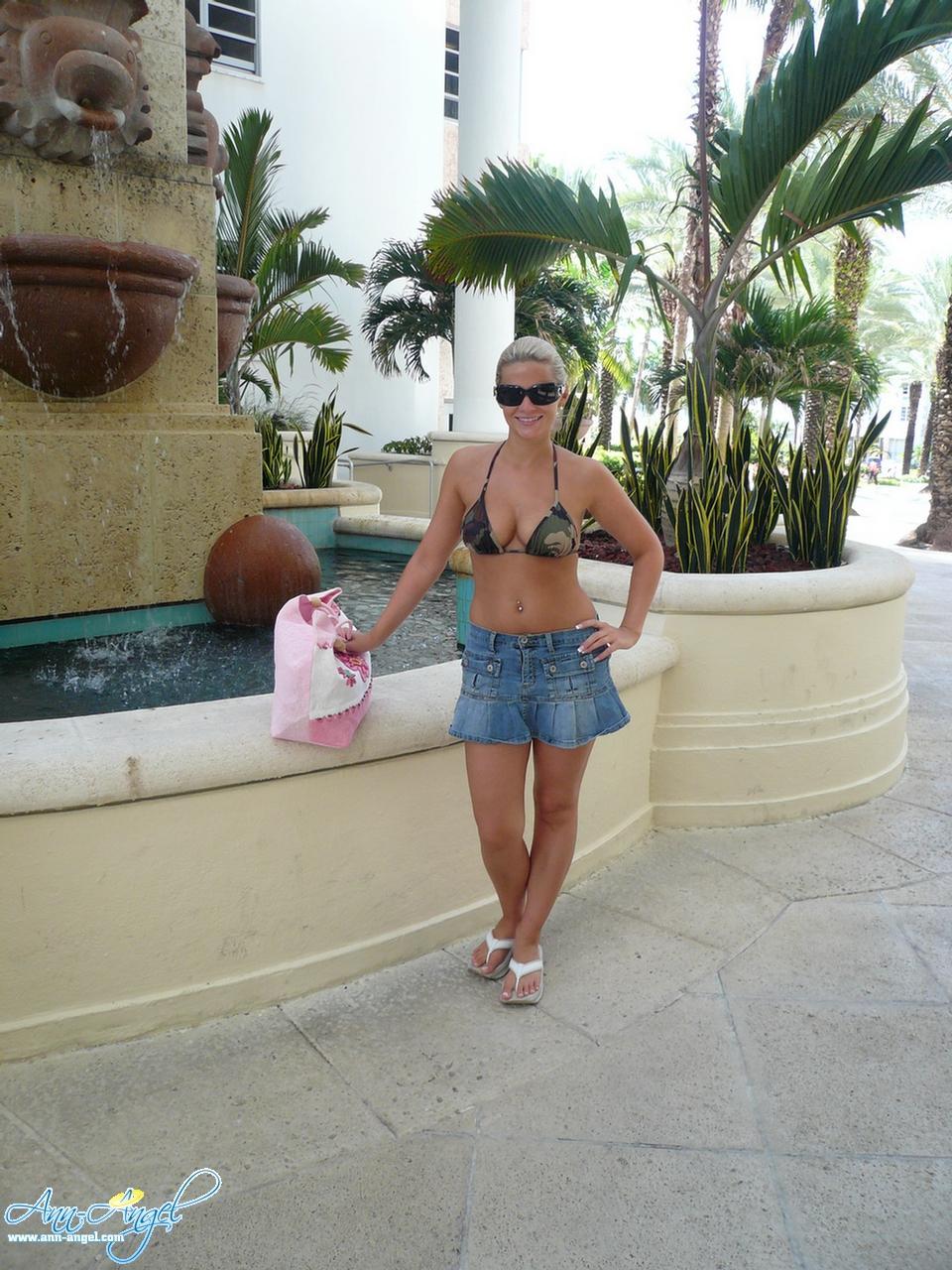 Foto candide di ann angel in vacanza a miami
 #53224085