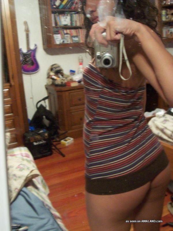 Foto di una ragazza amatoriale perversa che mostra le sue tette e la sua figa
 #60712965