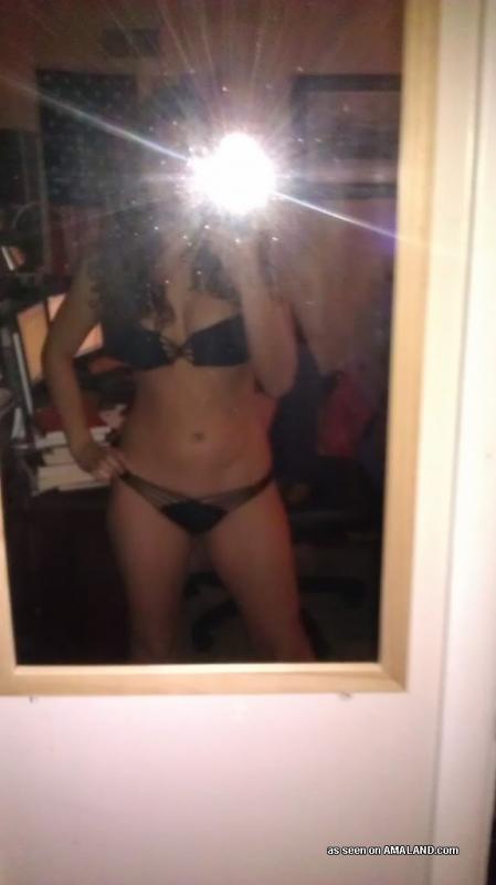 Compilation d'une nana amateur sexy en lingerie.
 #60712132