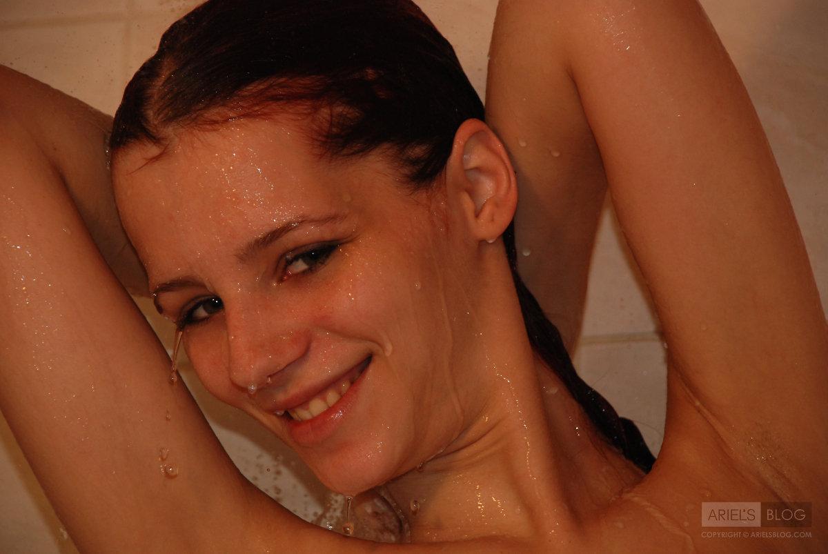 Pictures of Ariel's Blog making herself all wet for you #53287840