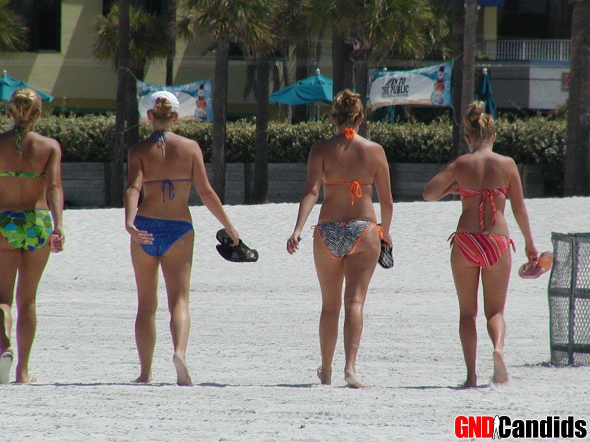 Fotos de chicas calientes en bikini captadas por la cámara
 #60500057