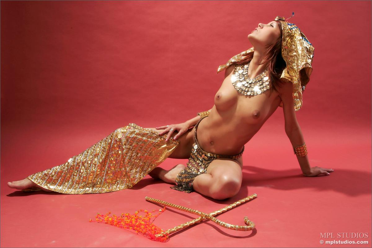 MPL Studios Presents Nata in "Cleopatra" #59657784