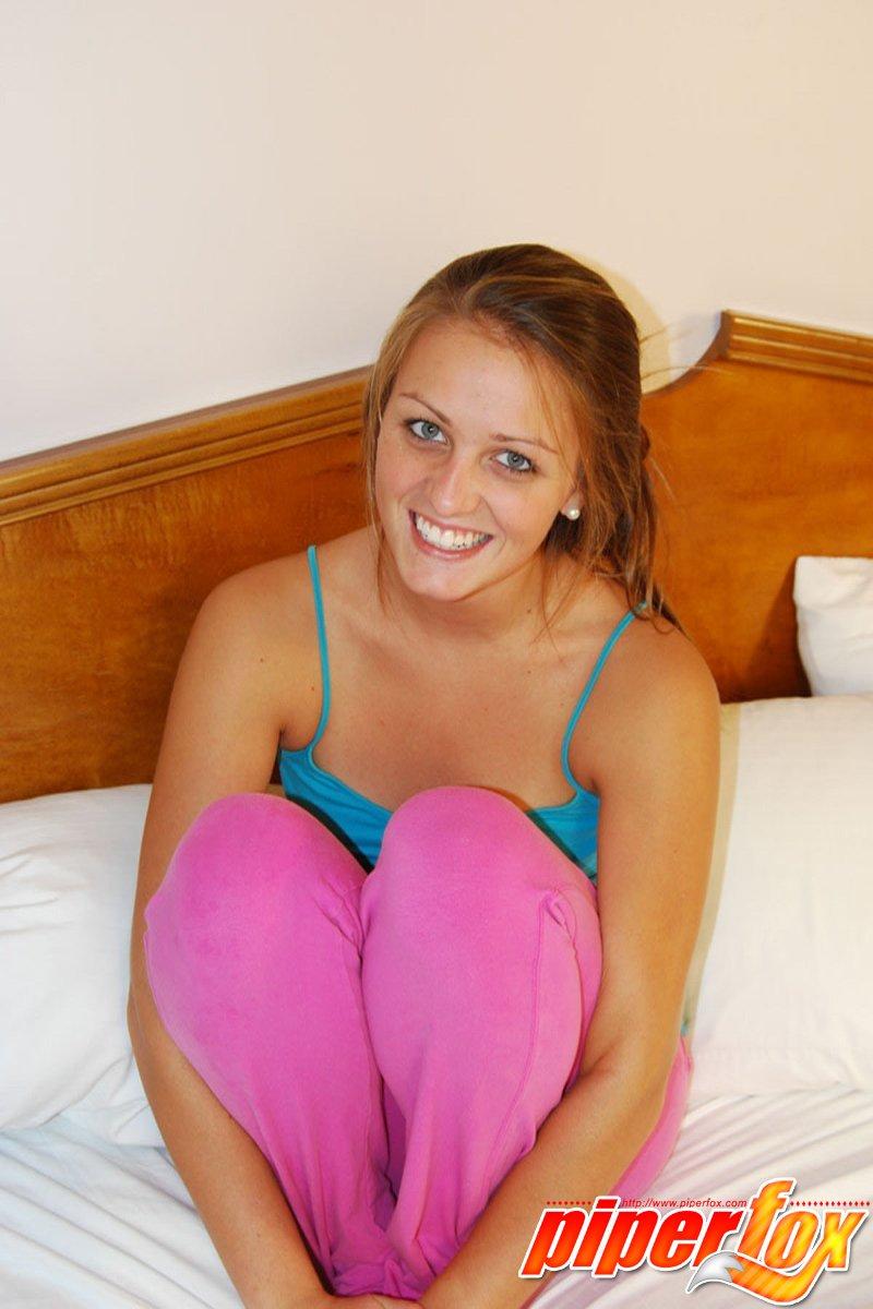 Bilder von Piper Fox, die sich auszieht, damit du sie ficken kannst
 #59828226