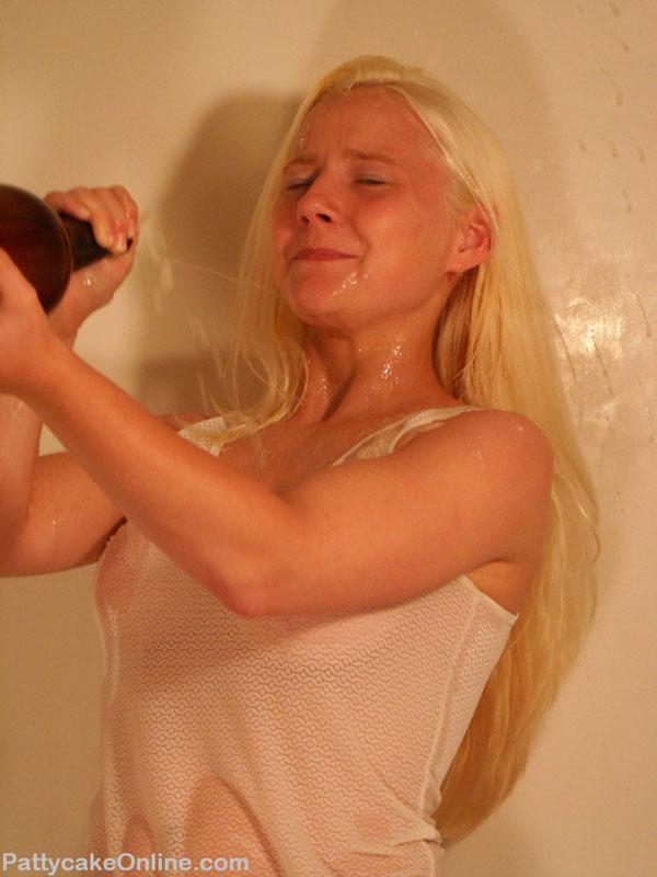 Pictures of Sexy Pattycake drenching herself in beer #59955217