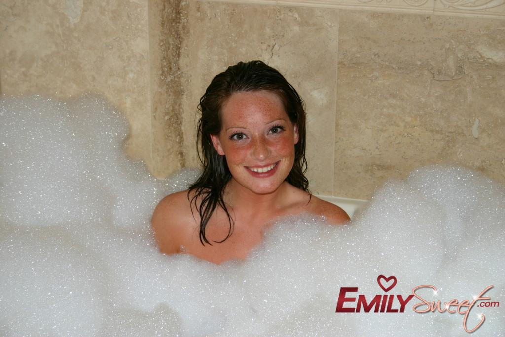 Pictures of Emily Sweet making herself all soaking wet #54241398