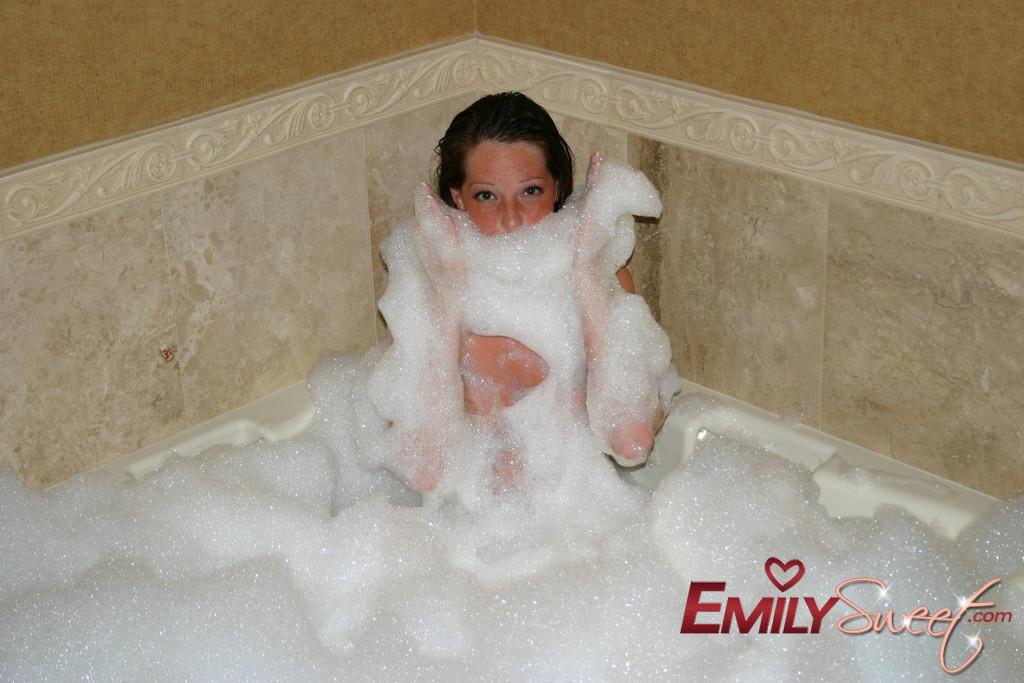 Pictures of Emily Sweet making herself all soaking wet #54241451
