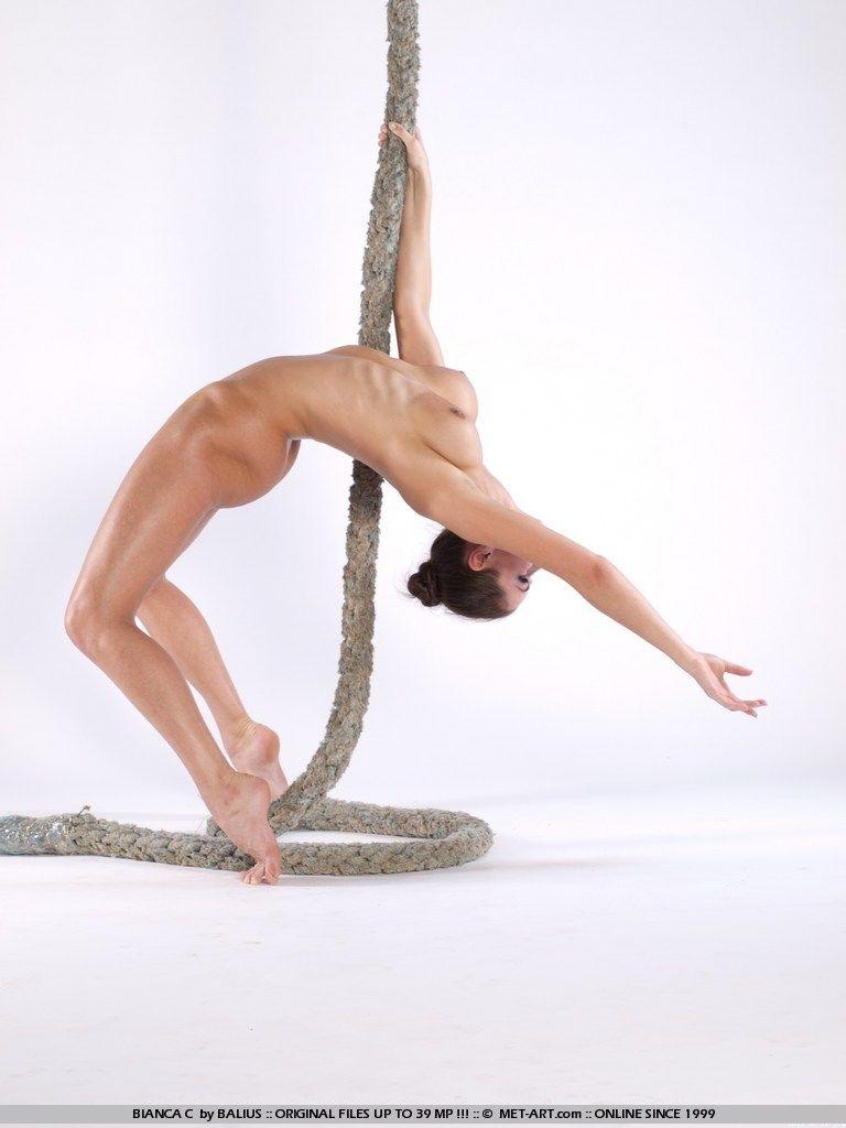 Pictures of Bianca A naked and oiled up for you #53441942