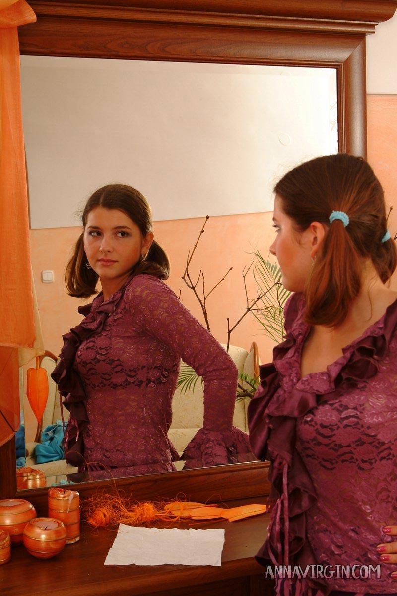 Pictures of Anna Virgin changing in to something sexy