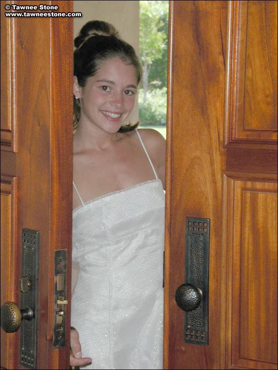 Foto di tawnee pietra lampeggiante nel suo abito da sposa
 #60060632