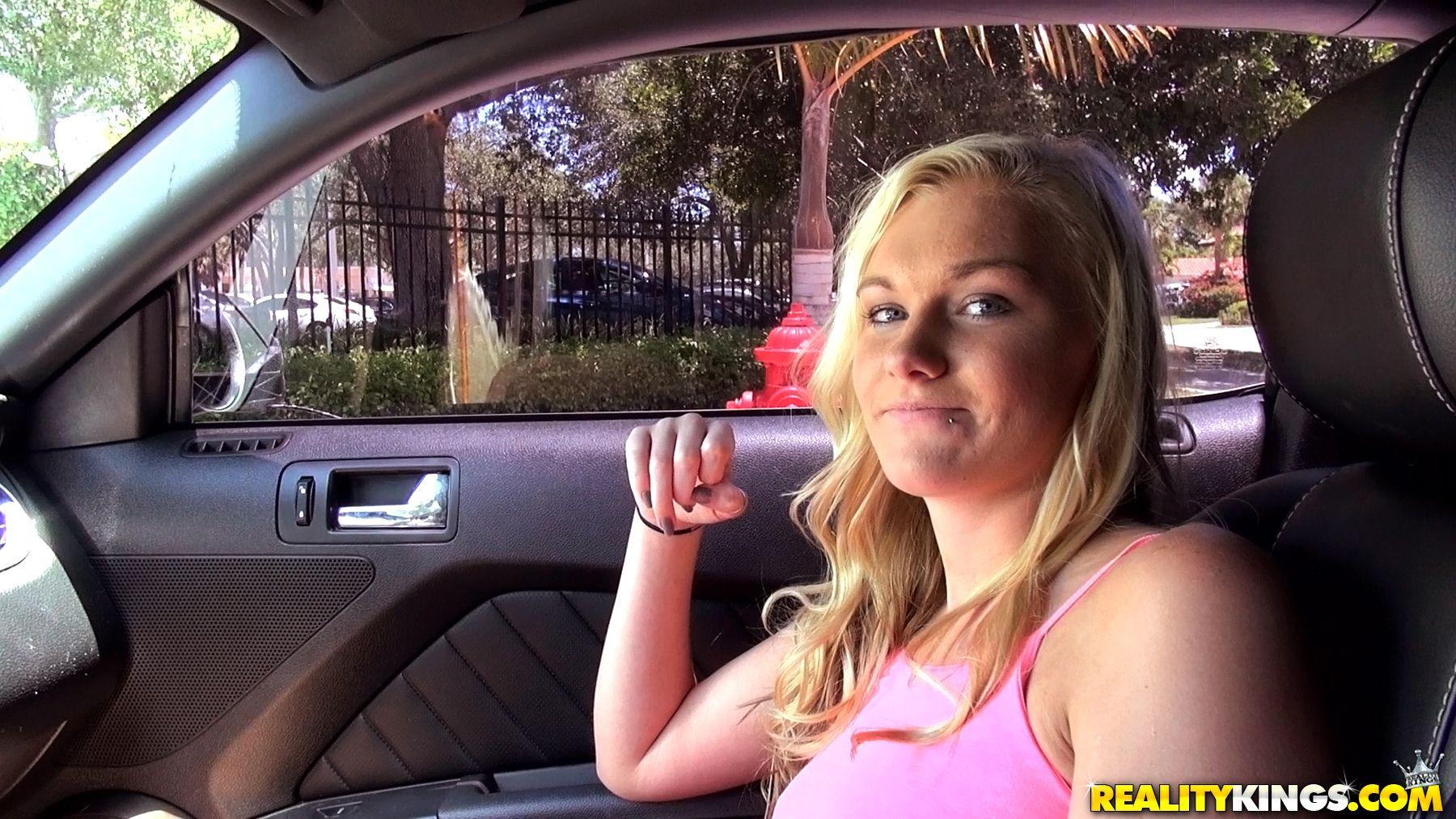 La rubia cassidy ryan se folla a un desconocido en una excursión de pesca
 #53701829