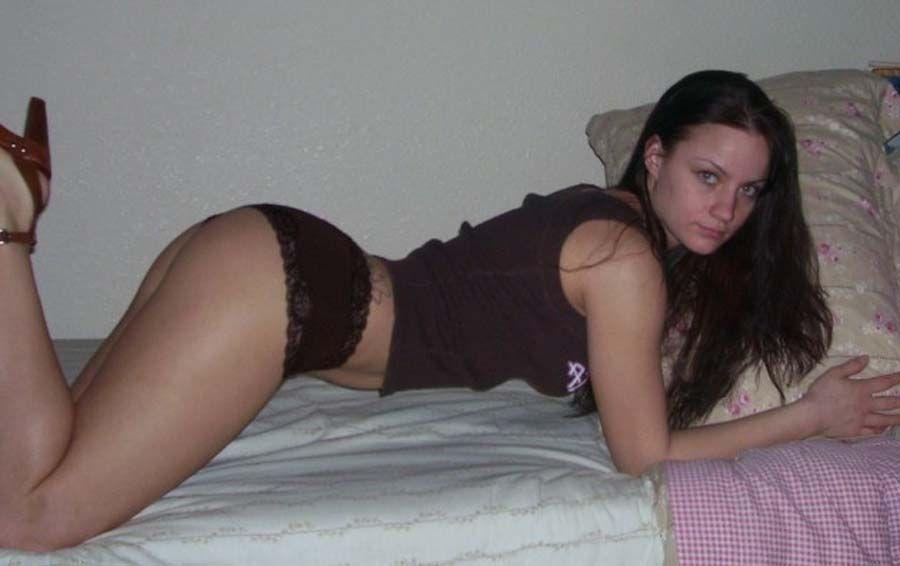 Bilder einer heißen Teenie-Amateurin, die sich nackt für die Kamera fotografiert
 #60717224