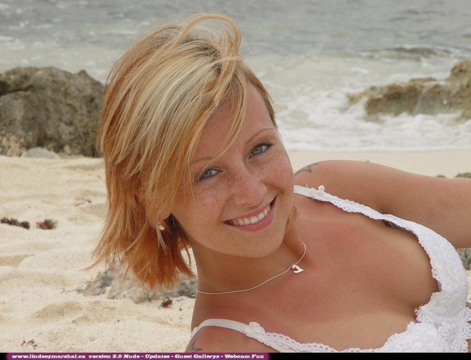 Photos de lindsey marshal toute nue sur une plage
 #58977435