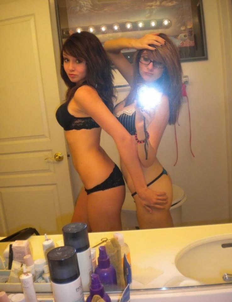 Las jóvenes amateurs comparten algunos de sus sexys selfies
 #60846567