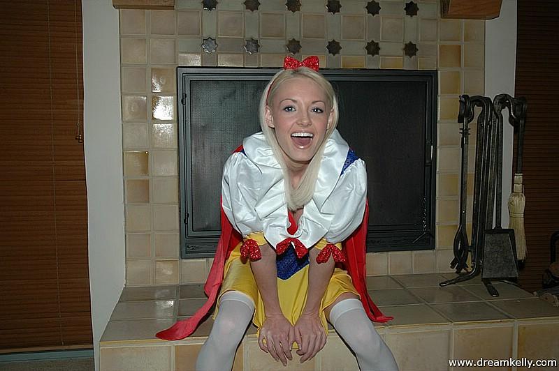 Dream Kelly dressed up as snow white #54110835
