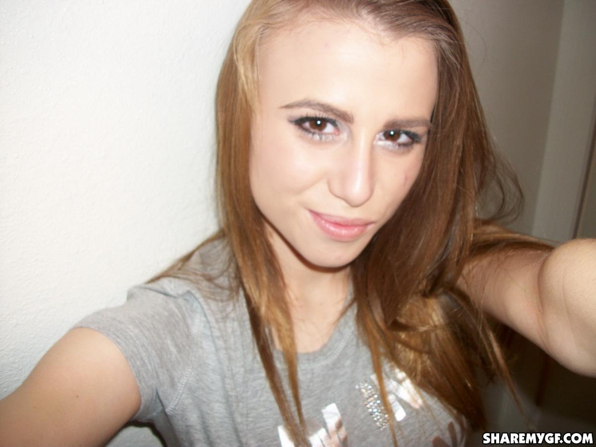 Amateur blonde GF takes selfies of her hot bod #60794884