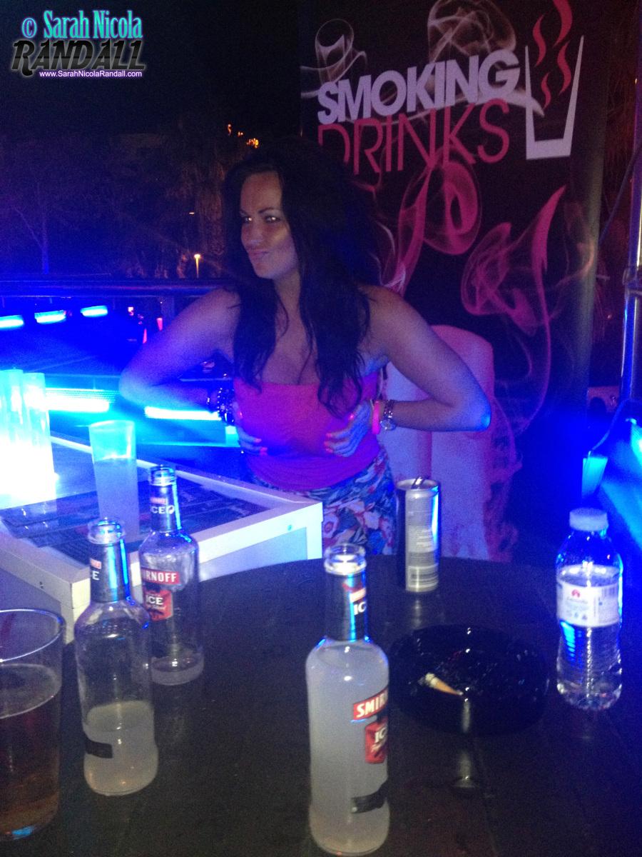 La tetona sarah randall comparte unos selfies de sus gigantescas tetas
 #59927677