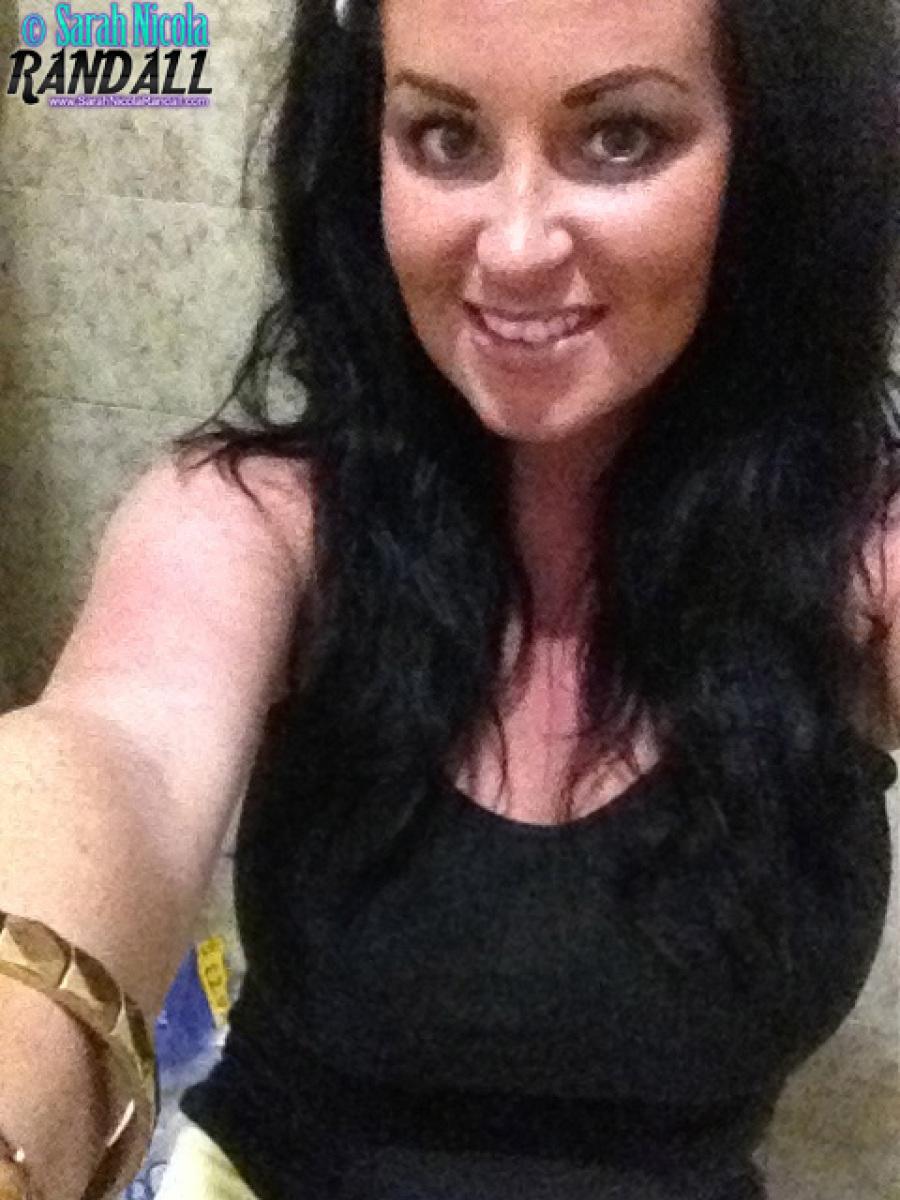 La tetona sarah randall comparte unos selfies de sus gigantescas tetas
 #59927687
