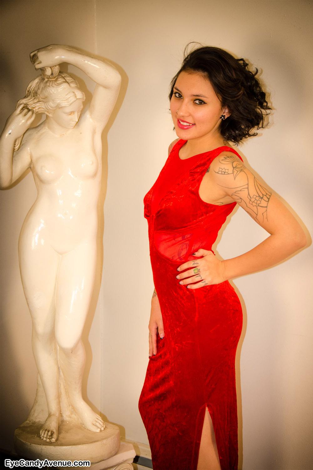 Alternative girl Reyna gets sexy with a statue #59867889
