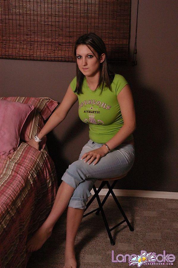 Photos de Lana Brooke souhaitant vous rencontrer dans son lit
 #58814297