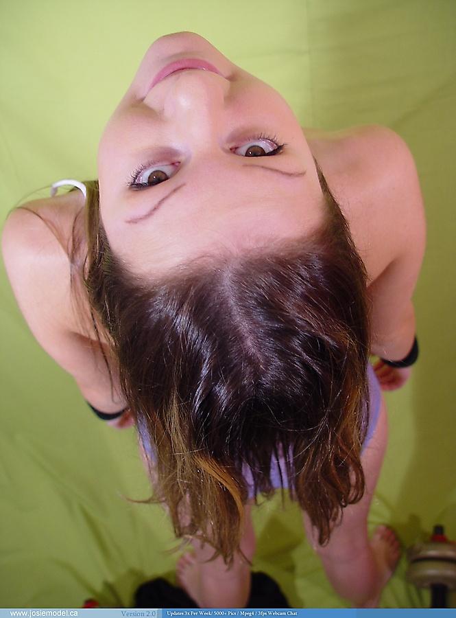 十代の熱い女josieモデルの写真は、彼女の熱いボディをワークアウト
 #55724291