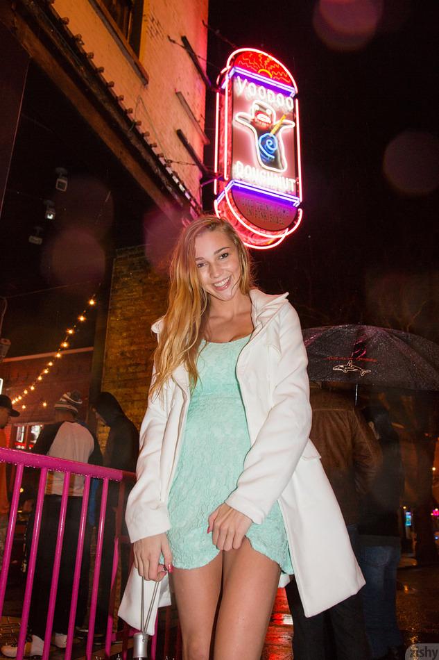 Blonde tease Kendra Sunderland has some fun all around town #58725216