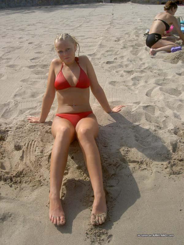 Galería de fotos de una chica amateur sexy en bikini
 #60660585