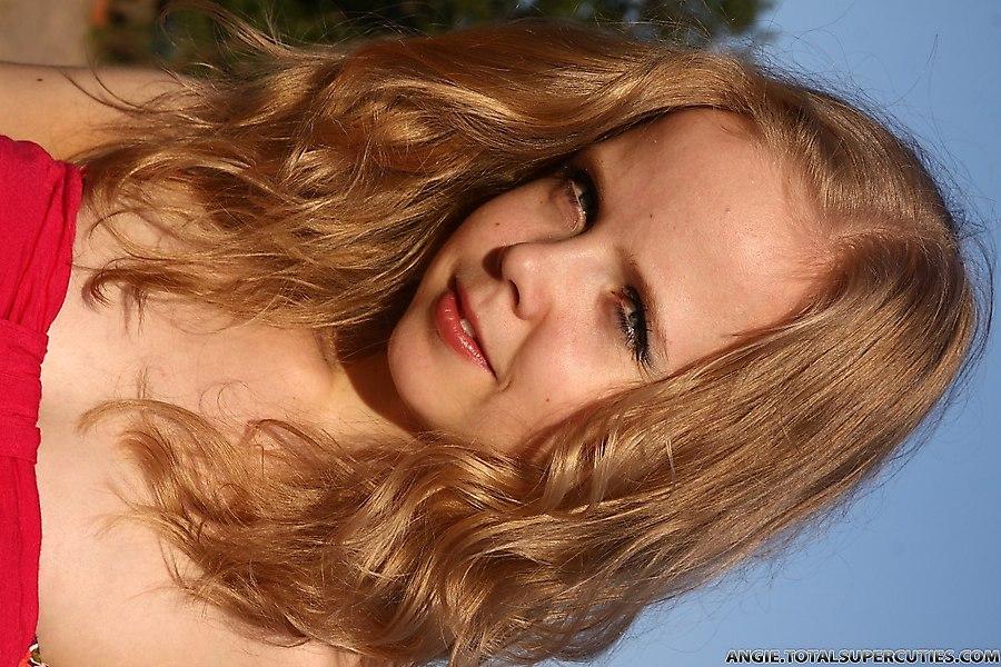 Bilder von teen cutie angie zeigt ihren heißen Körper
 #53195734