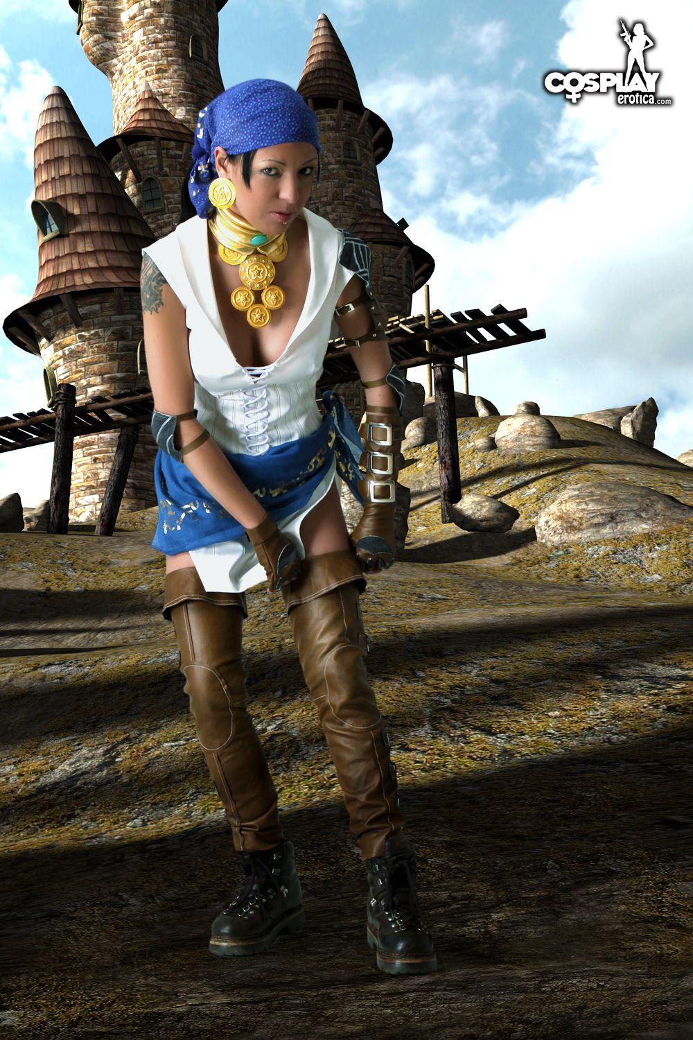 La cosplayeuse Mea Lee est déguisée en Isabela de Dragon Age.
 #59444838