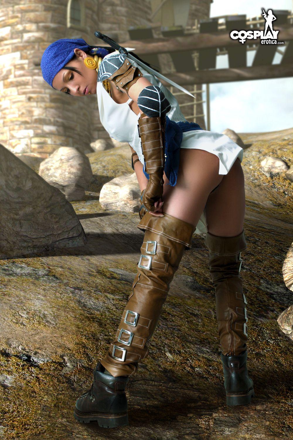 La cosplayeuse Mea Lee est déguisée en Isabela de Dragon Age.
 #59444922