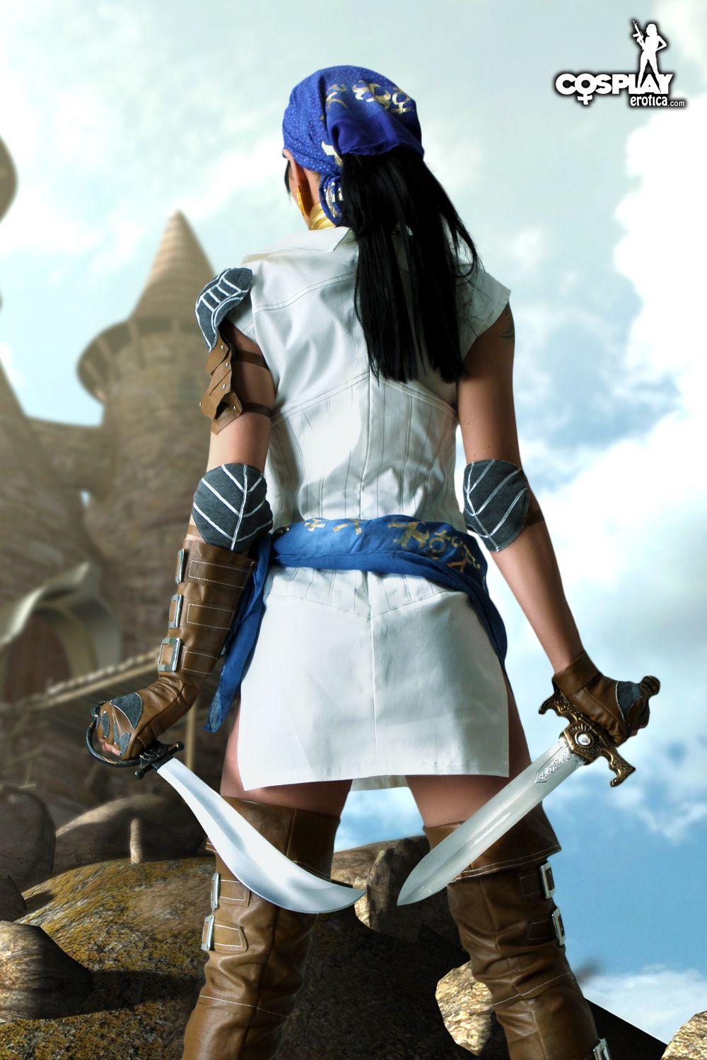 La cosplayeuse Mea Lee est déguisée en Isabela de Dragon Age.
 #59444959