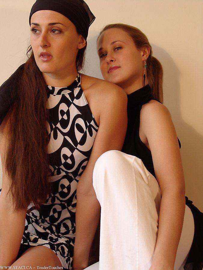 Bilder von staci.ca und ihrer Schwester lanie, die es heiß treiben
 #58821445