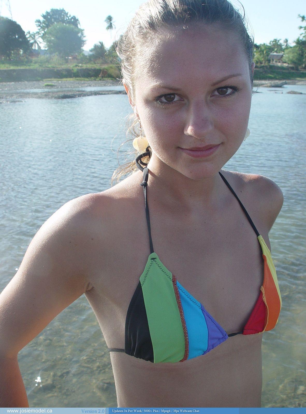 Immagini di giovane modello cutie josie mostrando fuori in un bikini
 #55714250