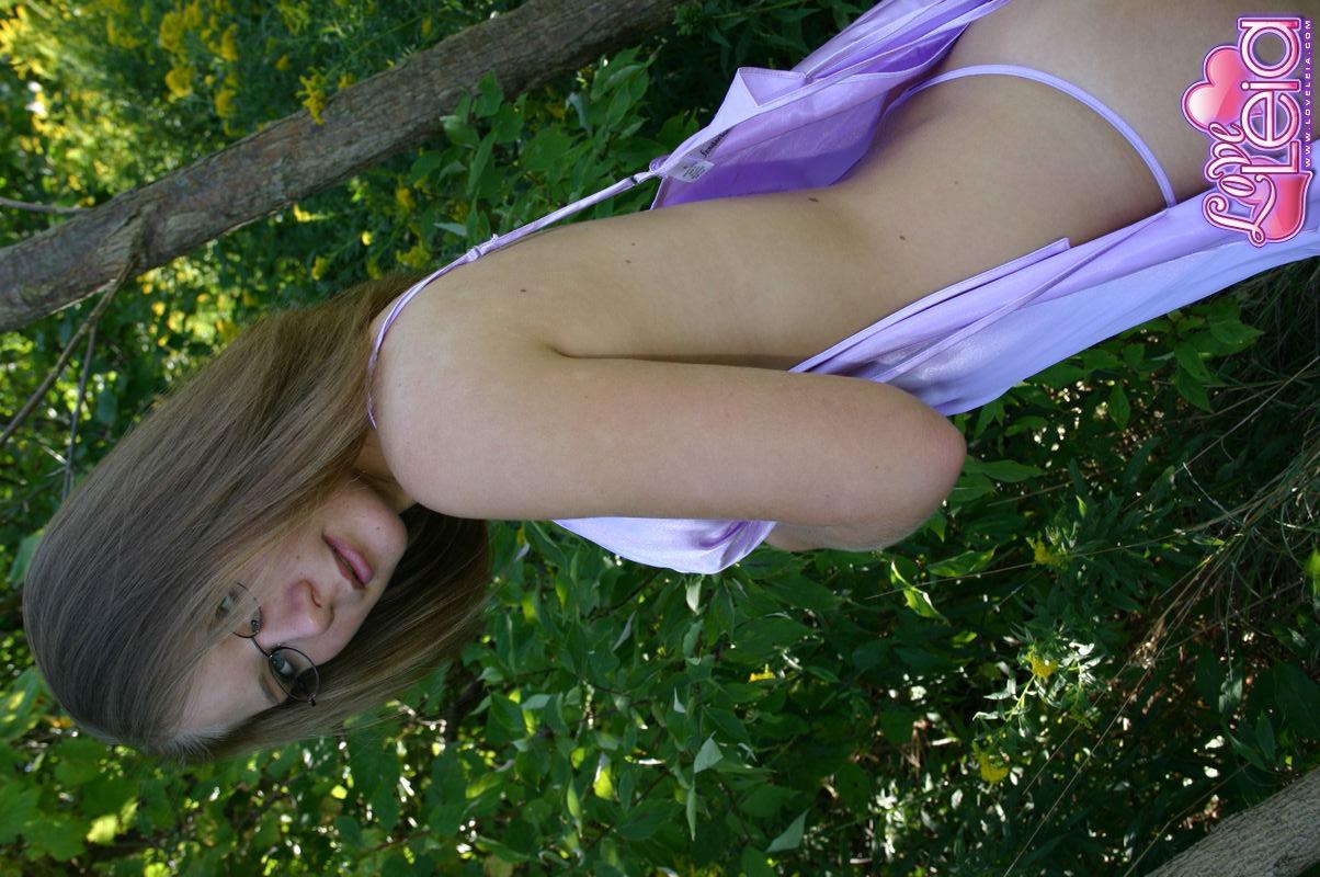 Photos de love leia montrant ses seins d'adolescente
 #59102479