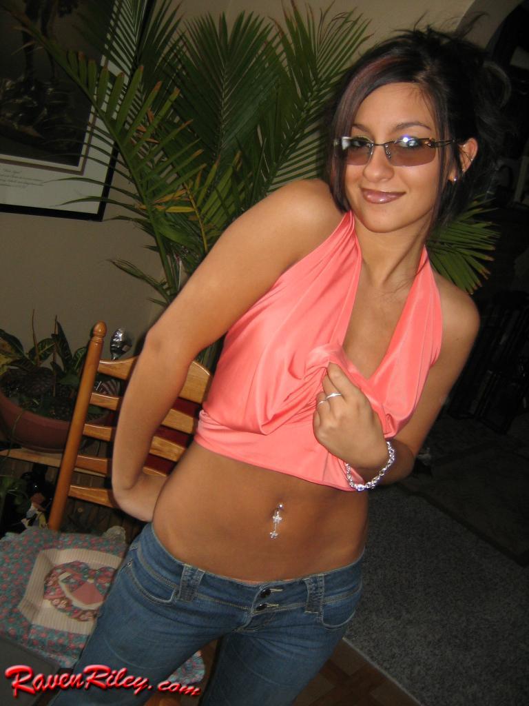 Raven riley wird komplett nackt
 #59860120