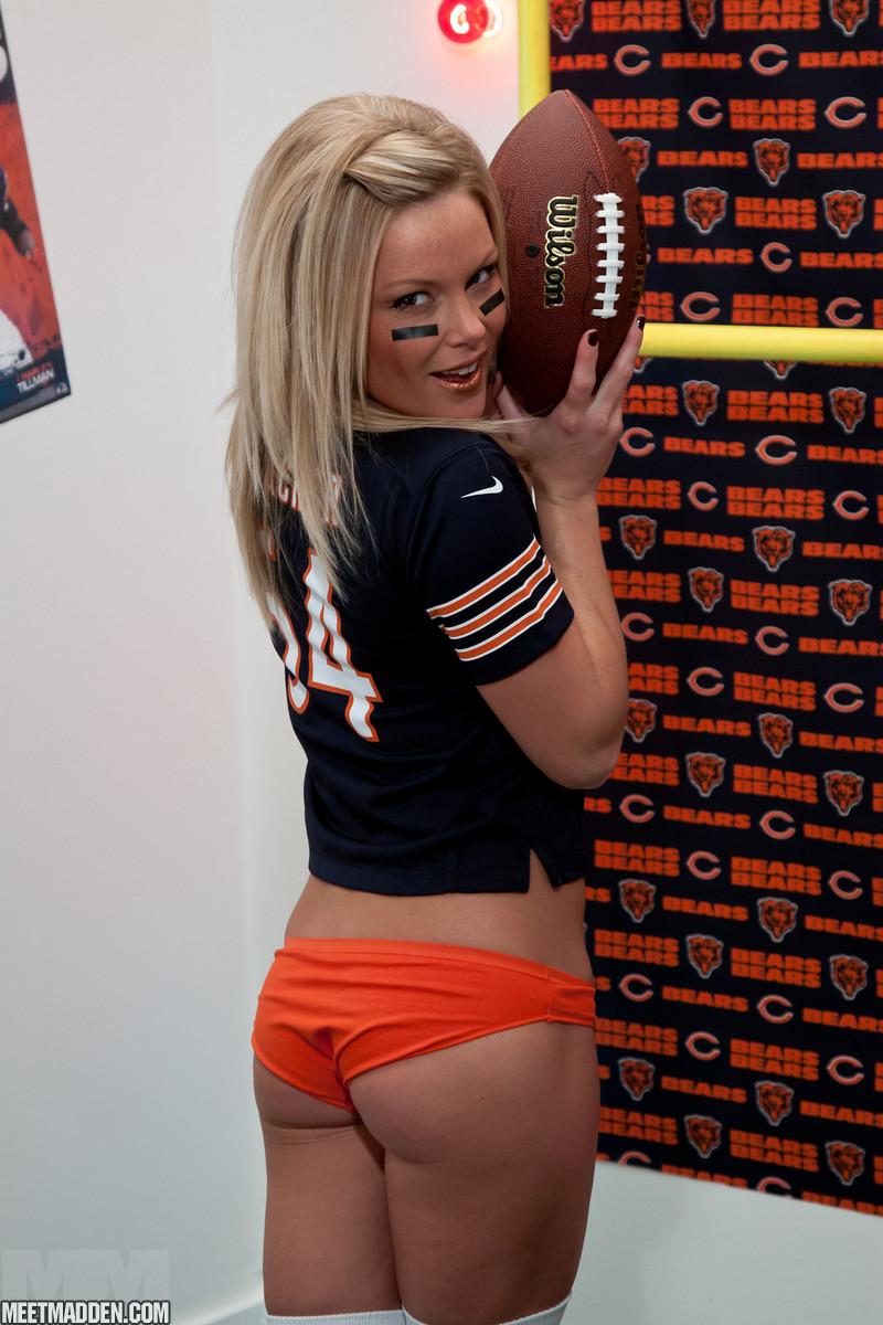 Blonde babe Madden sends some love to her football team #61918203