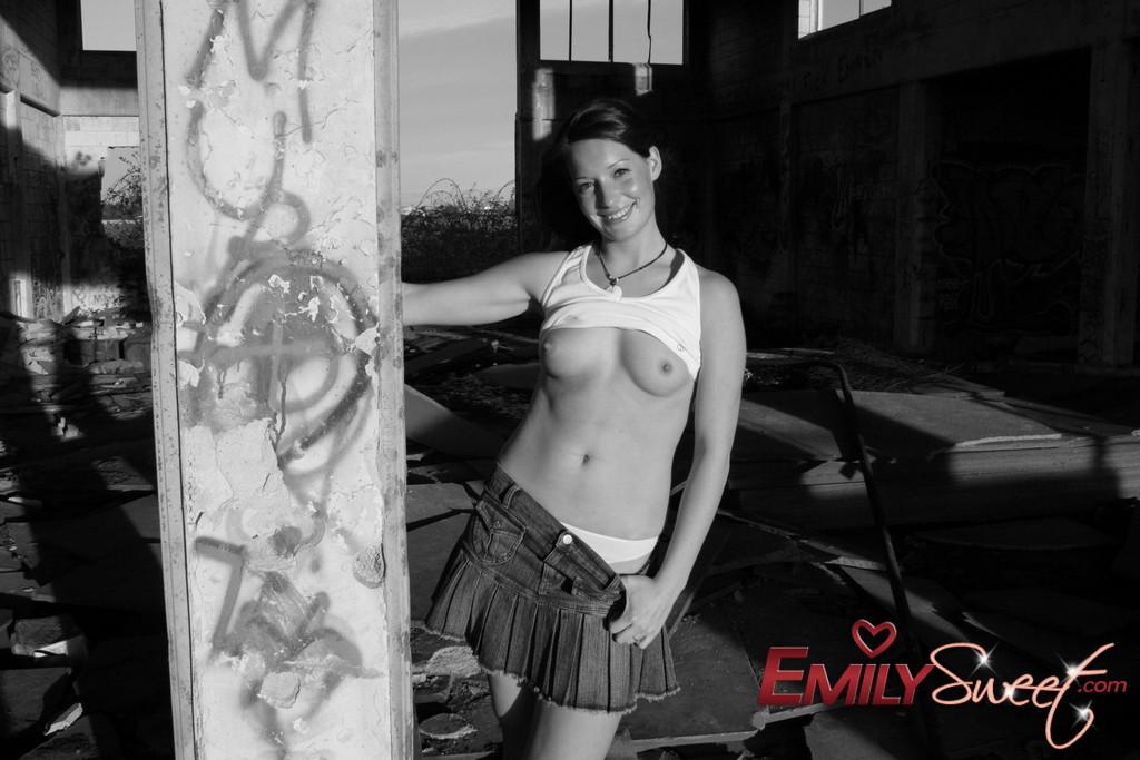 Pictures of teen model Emily Sweet flashing in black and white #54240117