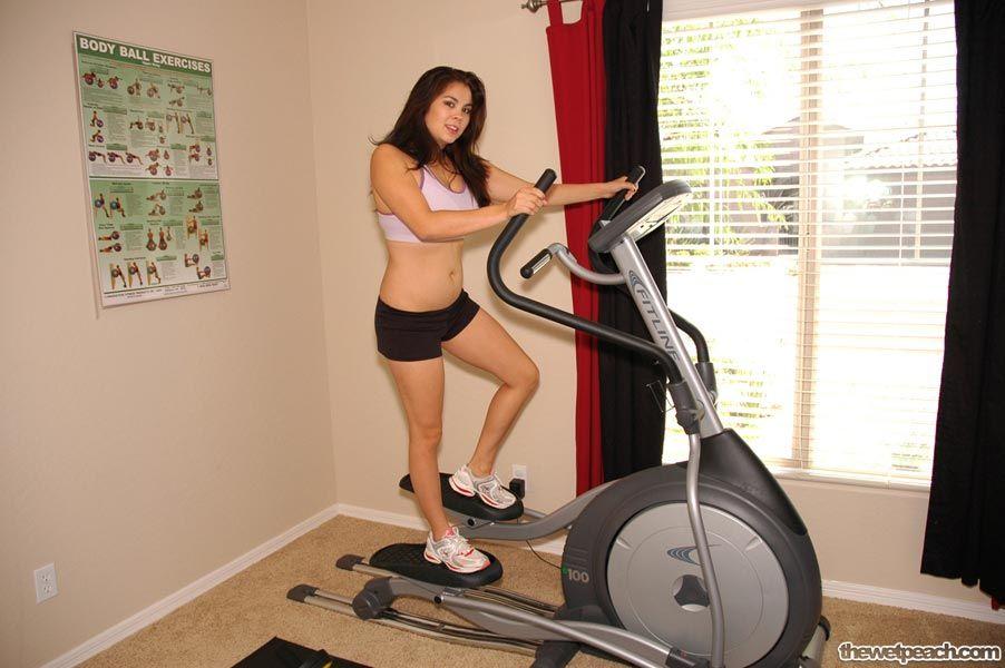 Pictures of wet peach Mai getting hot while working out #59181619