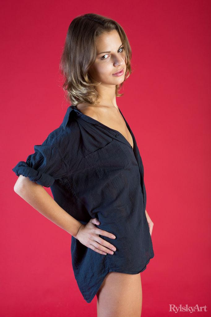 Sandra lauver se desnuda para ti en el estudio en "vjorjos"
 #59900573
