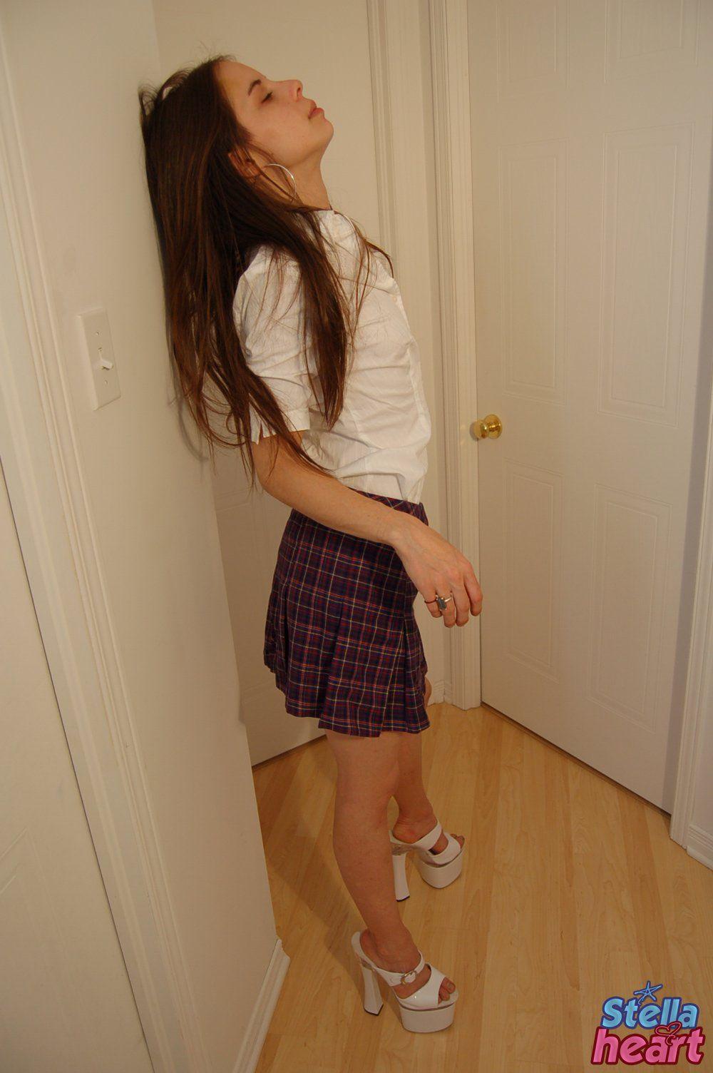 Pictures of teen amateur Stella Heart exposing her hot teen body #60010307