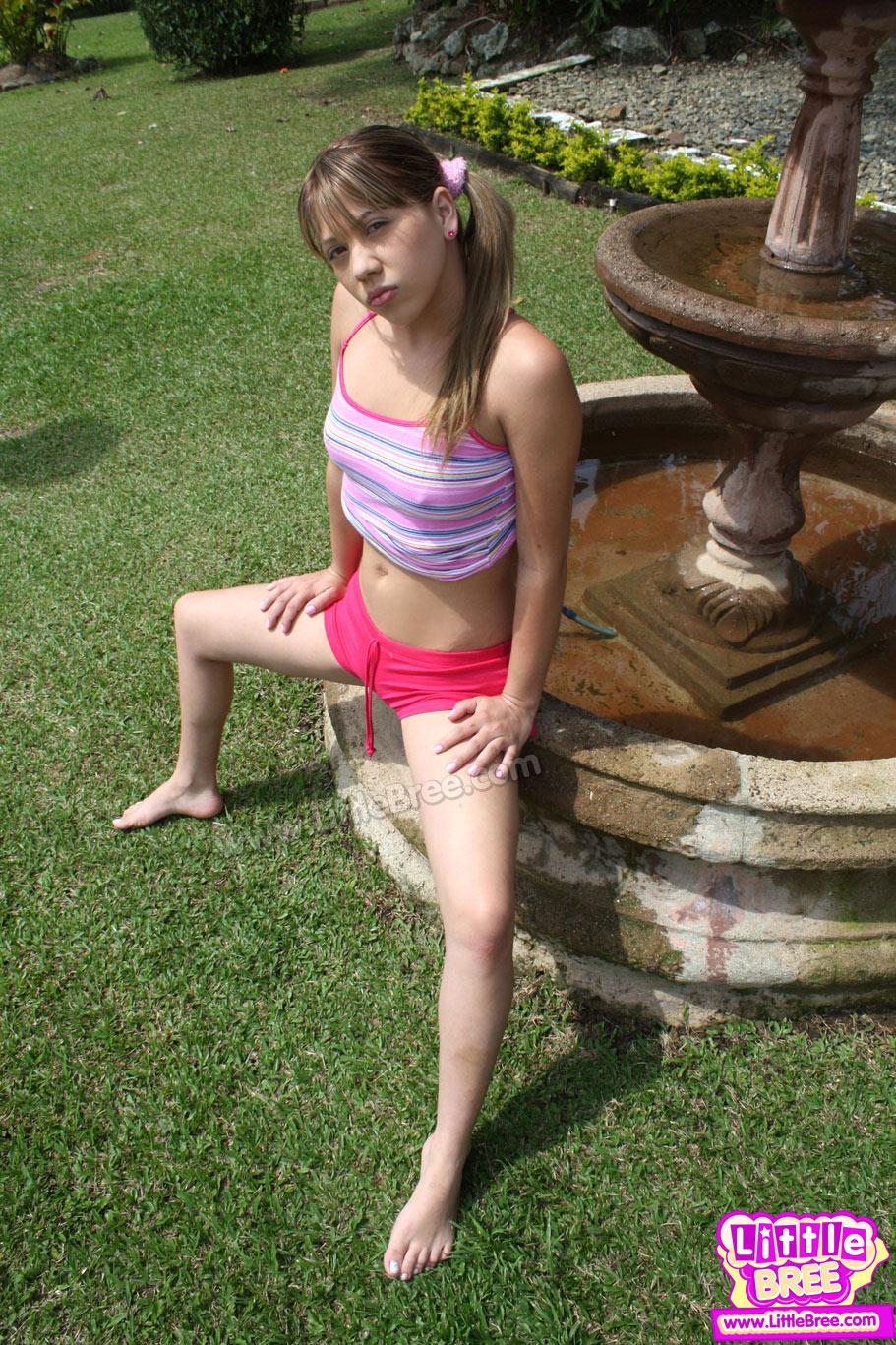 Pictures of teen amateur Little Bree exposing herself outside #58995622