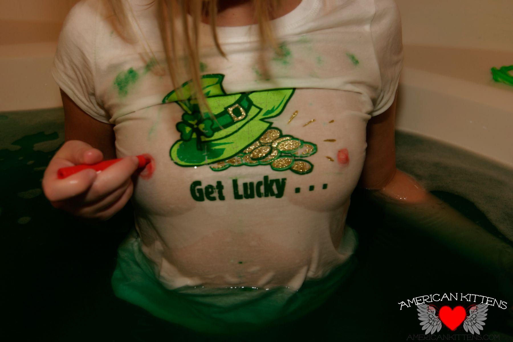 Pictures of Sarah Peachez celebrating St. Patty's in the bath tub #61943628