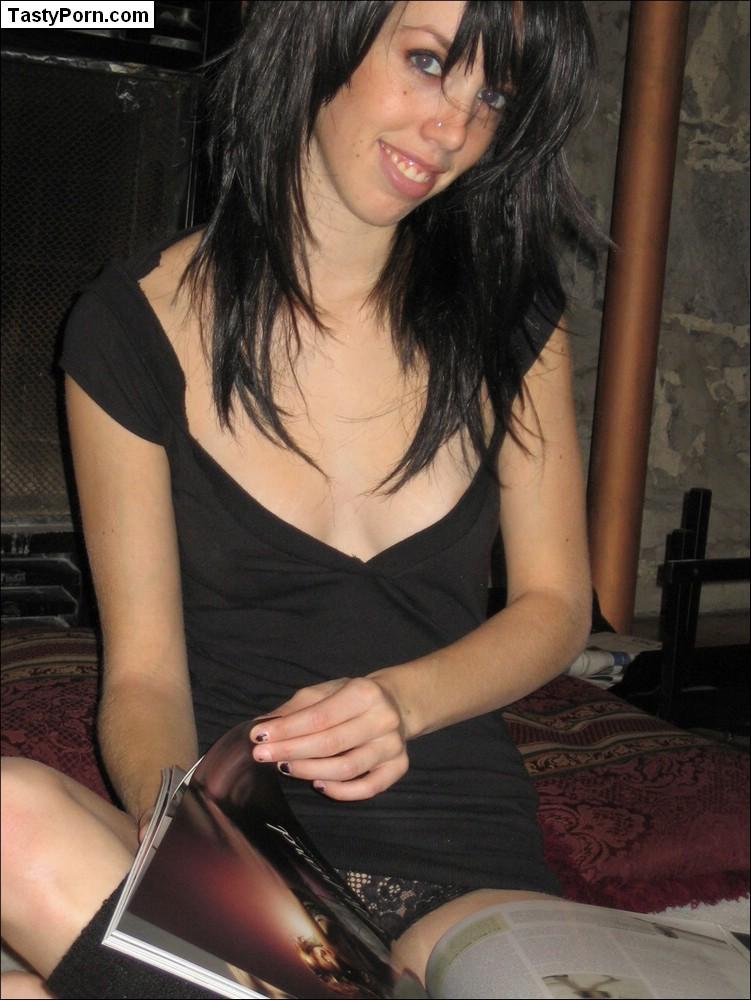 Bilder von tasty julie spielt mit sich selbst
 #60059901