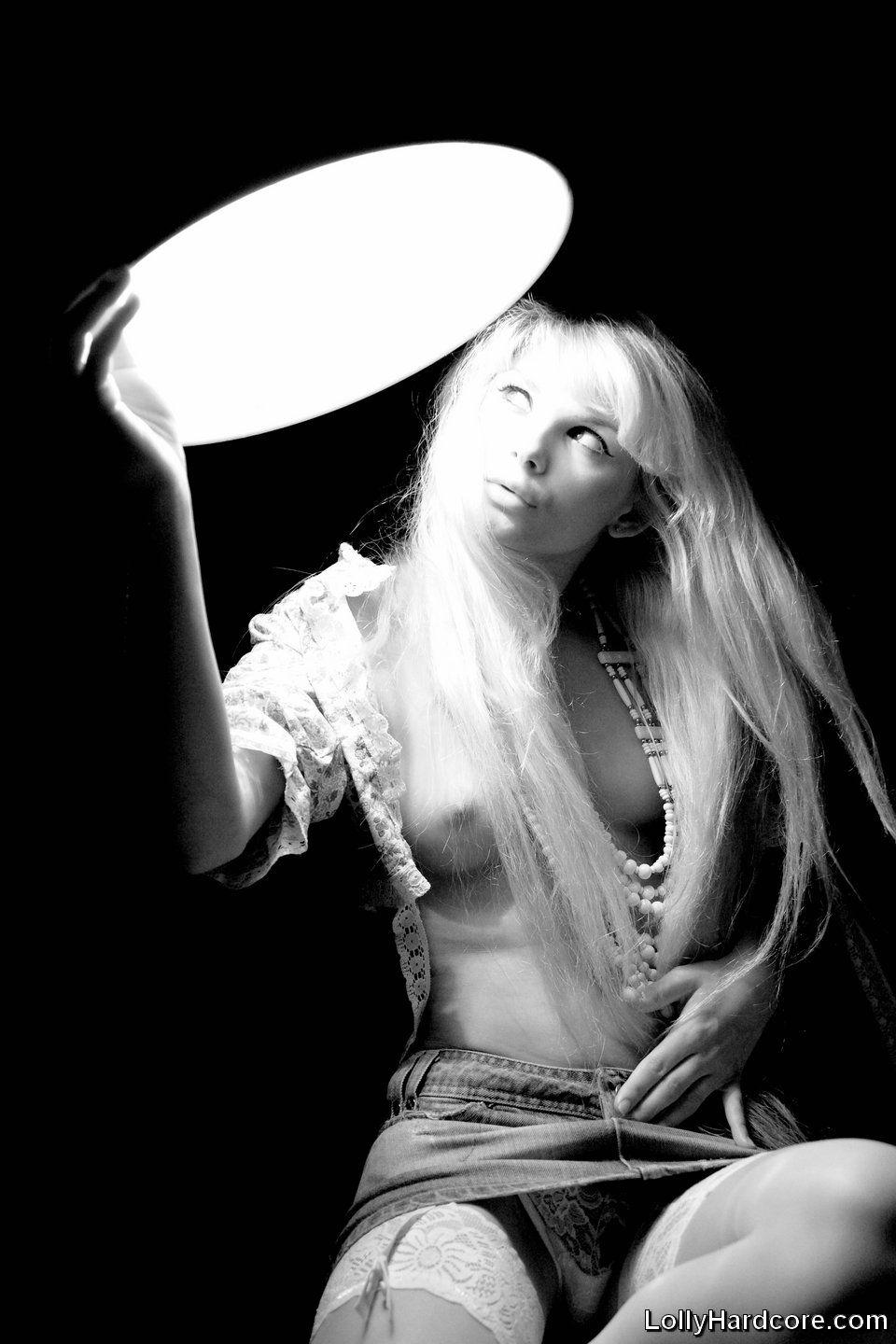 Fotos de la teen babe lolly hardcore mostrando su coño en blanco y negro
 #59075901