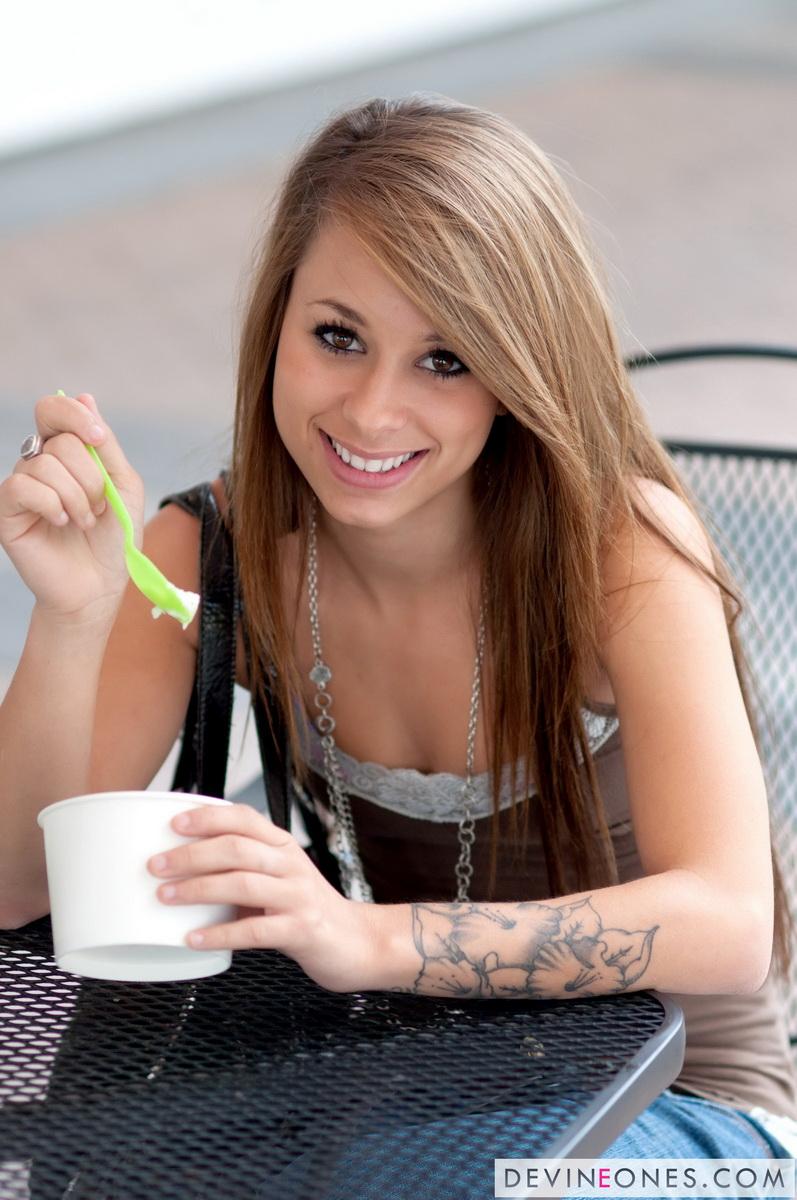 Pictures of teen girl Riley Jensen flashing her titties in public #59869852