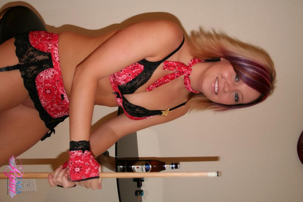 Pictures of Tara Ryan holding a pool cue #60055884