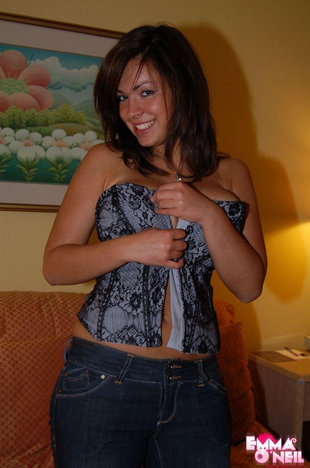 Bilder von emma o'neil cupping her big boobs
 #54256659