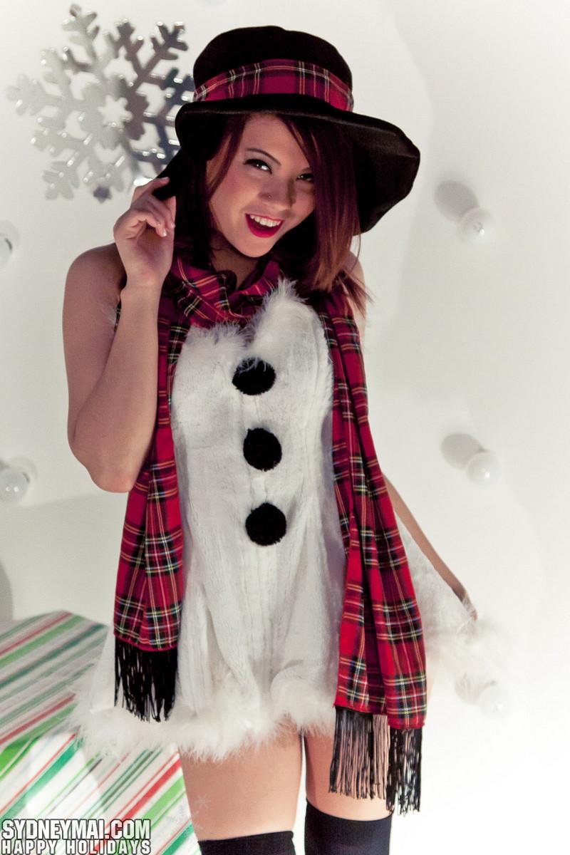 Hot teen Sydney Mai will be your very sexy snowman for Christmas #60041814