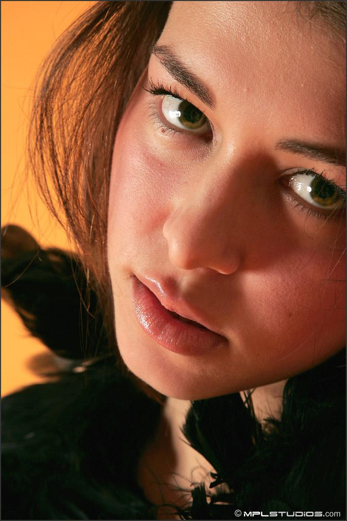 Mpl studios presenta a syndi en "boa"
 #60042789