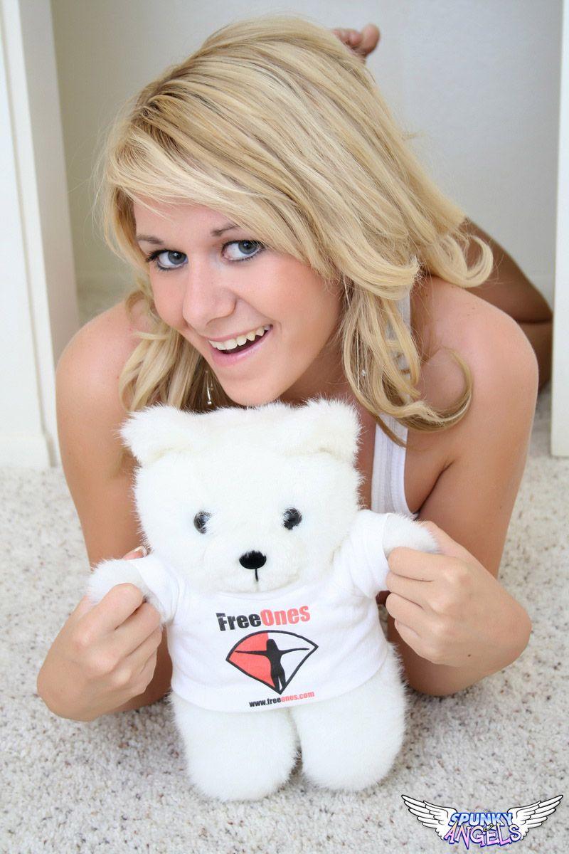 Pictures of Ashlee doing unspeakable things to a poor teddy #53316340